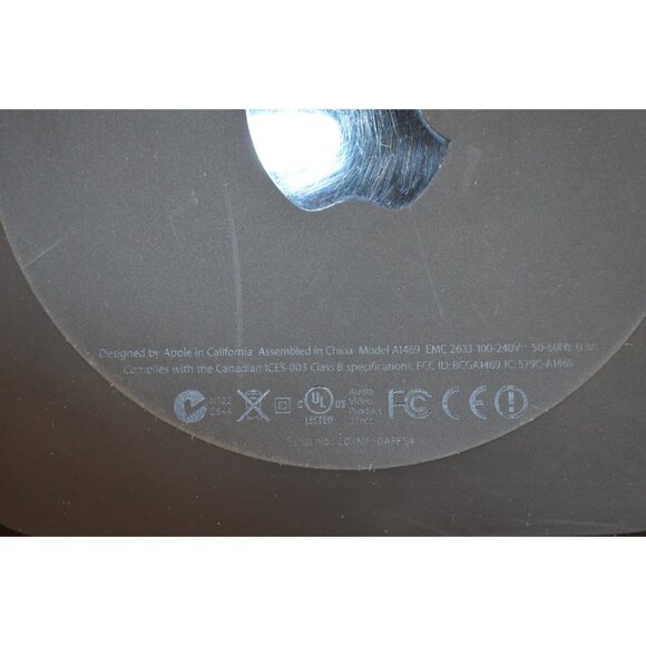 Apple TV Set with Remote - Black and White - Picture 6 of 12